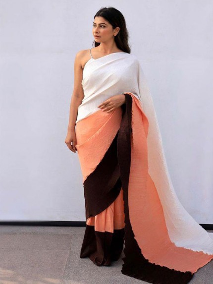 Bollywood Look A Very Unique And Primium Italian Silk With Crush Style Saree