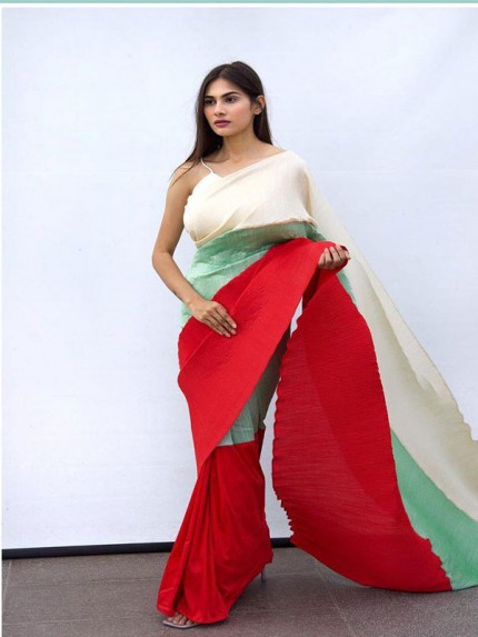Bollywood Look A Very Unique And Primium Italian Silk With Crush Style Saree