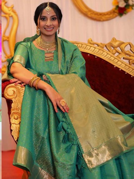 Stunning Look Green Colour Soft Banarasi Silk Tanchoi Saree With Self Weaving All Over With Zari Border 